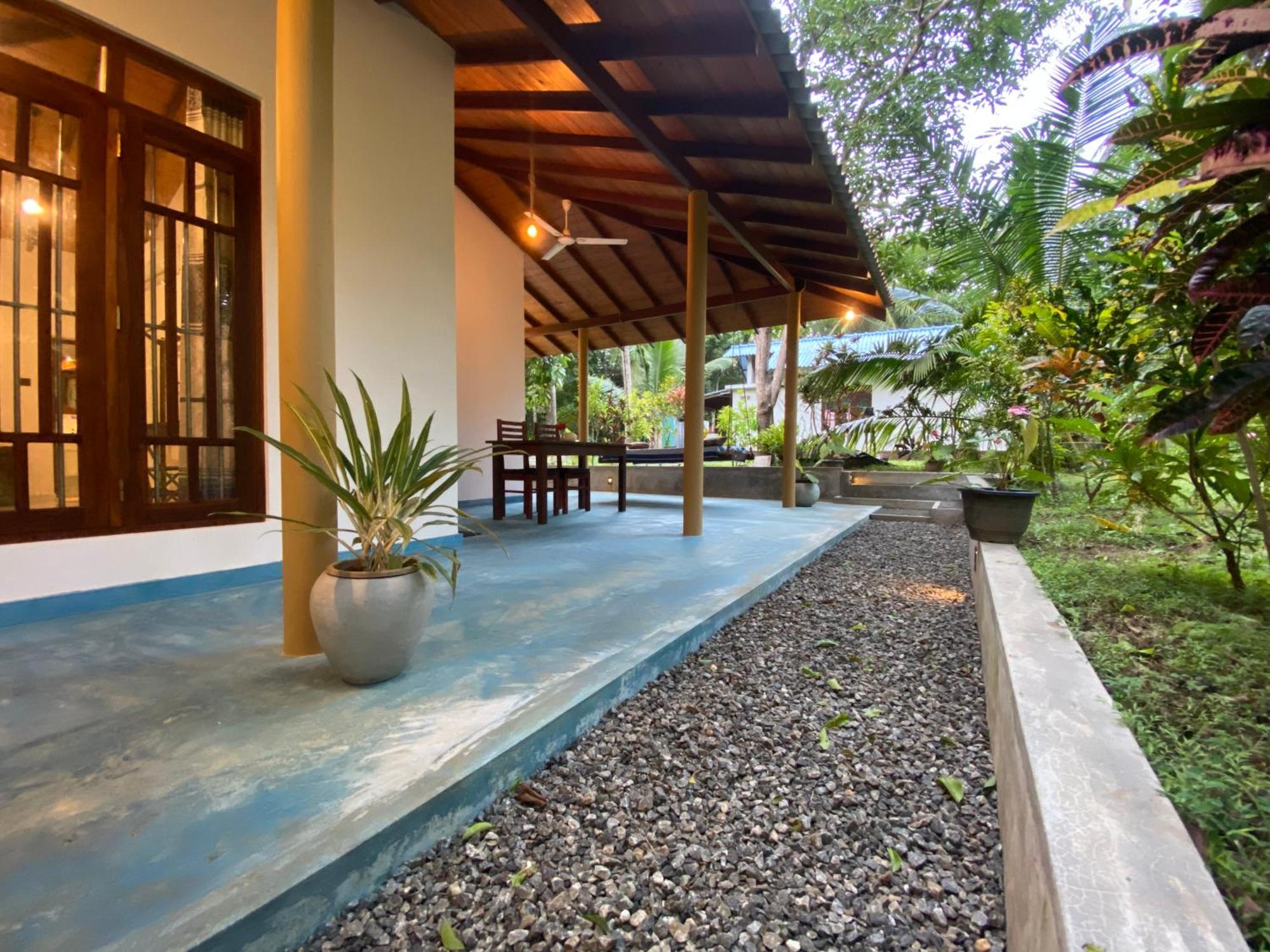 See Turtle Villa Tangalle Exterior photo